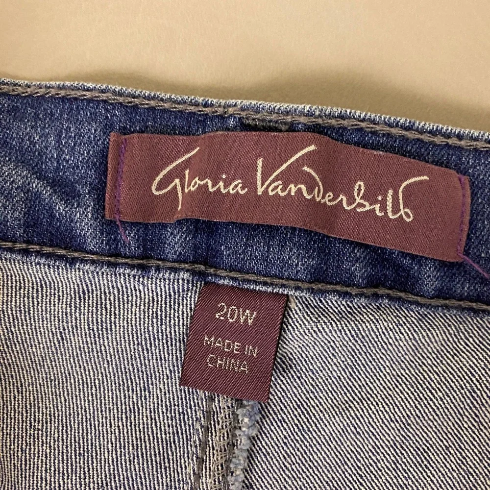 Gloria Vanderbilt gloria vanderbilt
